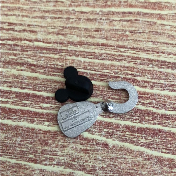 Captain Hook Trading Pin - Picture 2 of 2